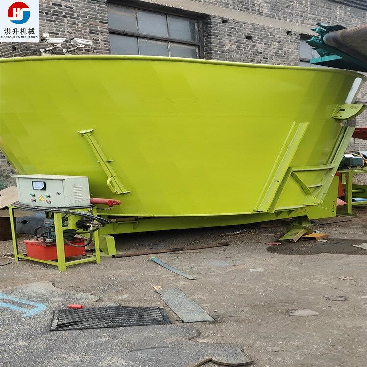 2、我想買一輛奶牛飼料攪拌車。哪個(gè)更好？